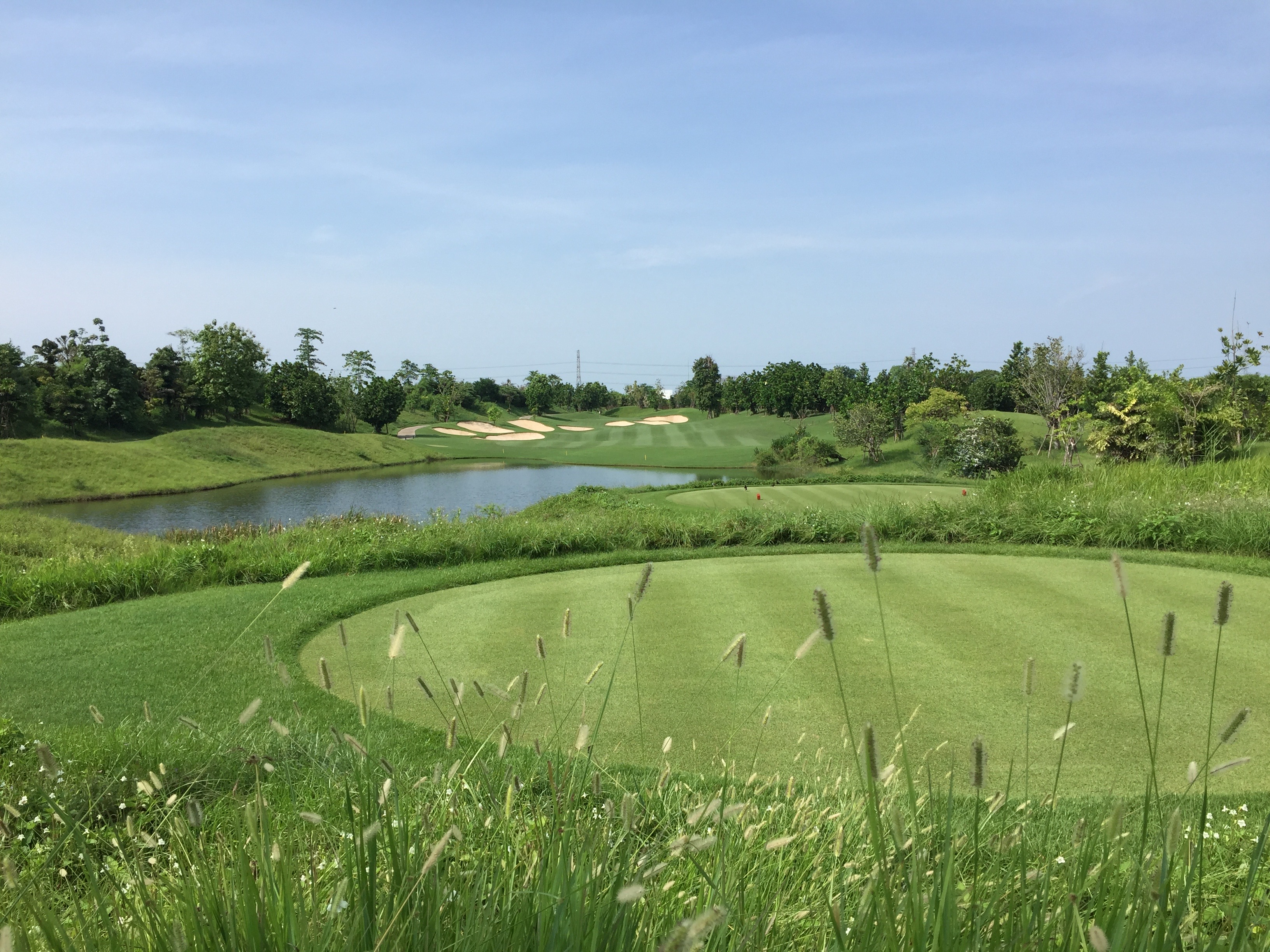 The 17th hole from tee to green at Nikanti Golf Club