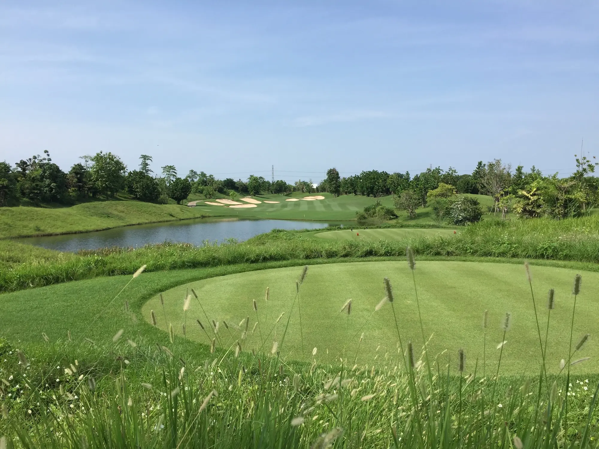 The 17th hole from tee to green at Nikanti Golf Club