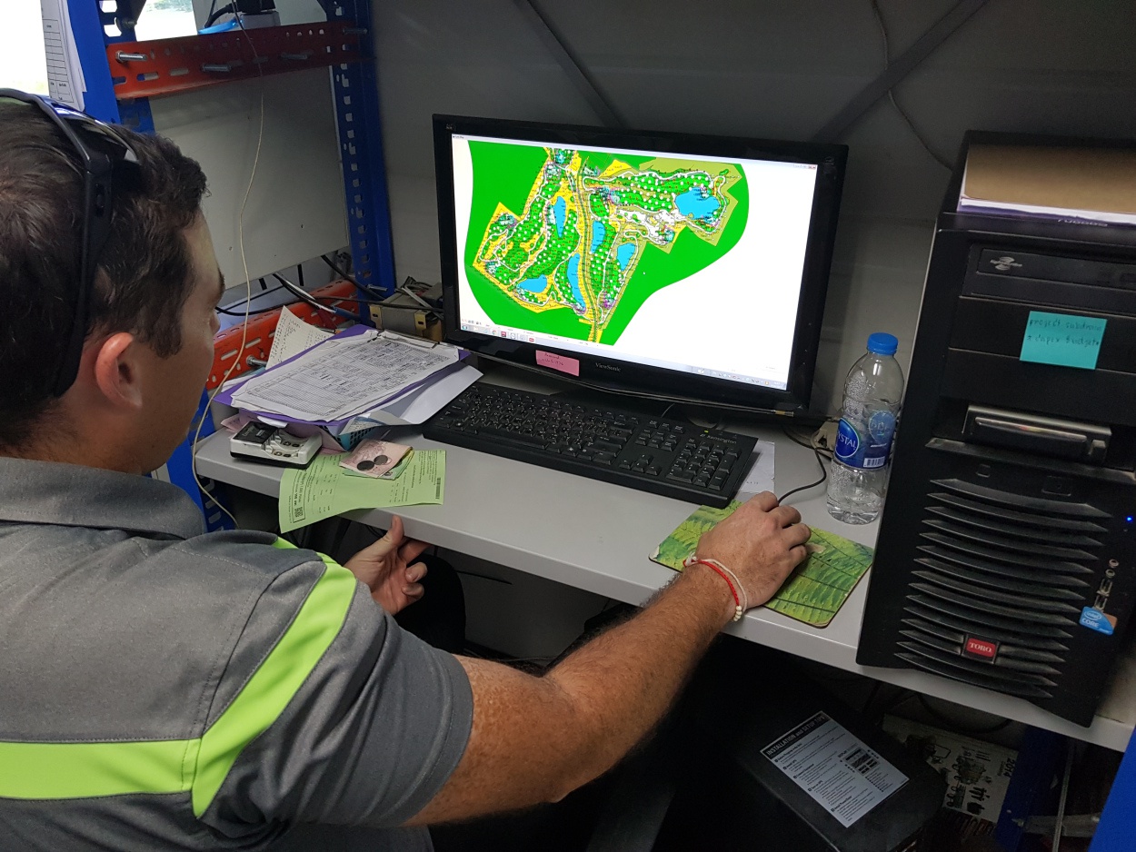 Setting the irrigation program using Toro Lynx software